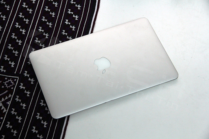 MacBook Air (MD712) (Mid 2013) Intel Core i5-4260U, 4GB RAM, 256GB SSD, VGA Intel HD Graphics 5000, 11.6 