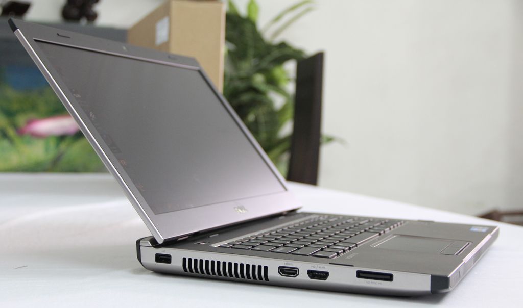Laptop cũ Dell Vostro V3550 (Core i5-2430M,Ram 4gb,ổ cứng 500gb,Màn hình 15.6 inch,Card đồ họa rời 1gb)