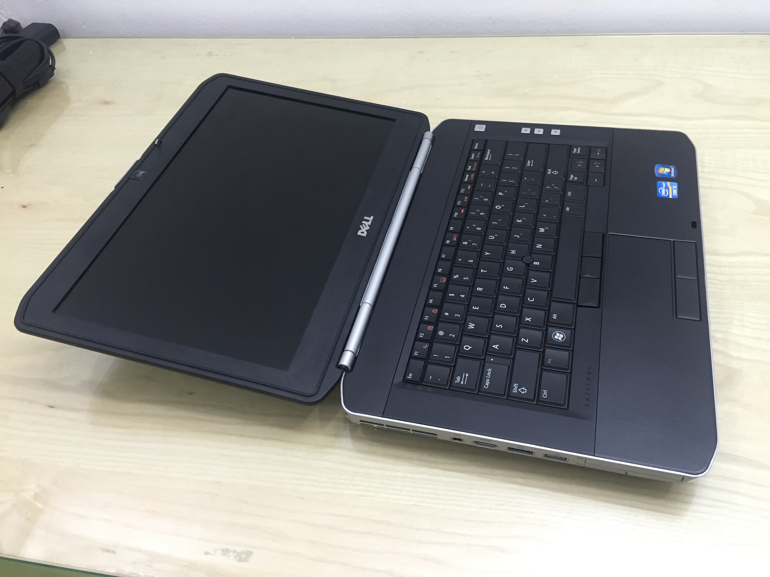 Laptop cũ Dell E5420 core i5-2520M, Ram 4G, Ổ 250G, 14.0 inch LED HD