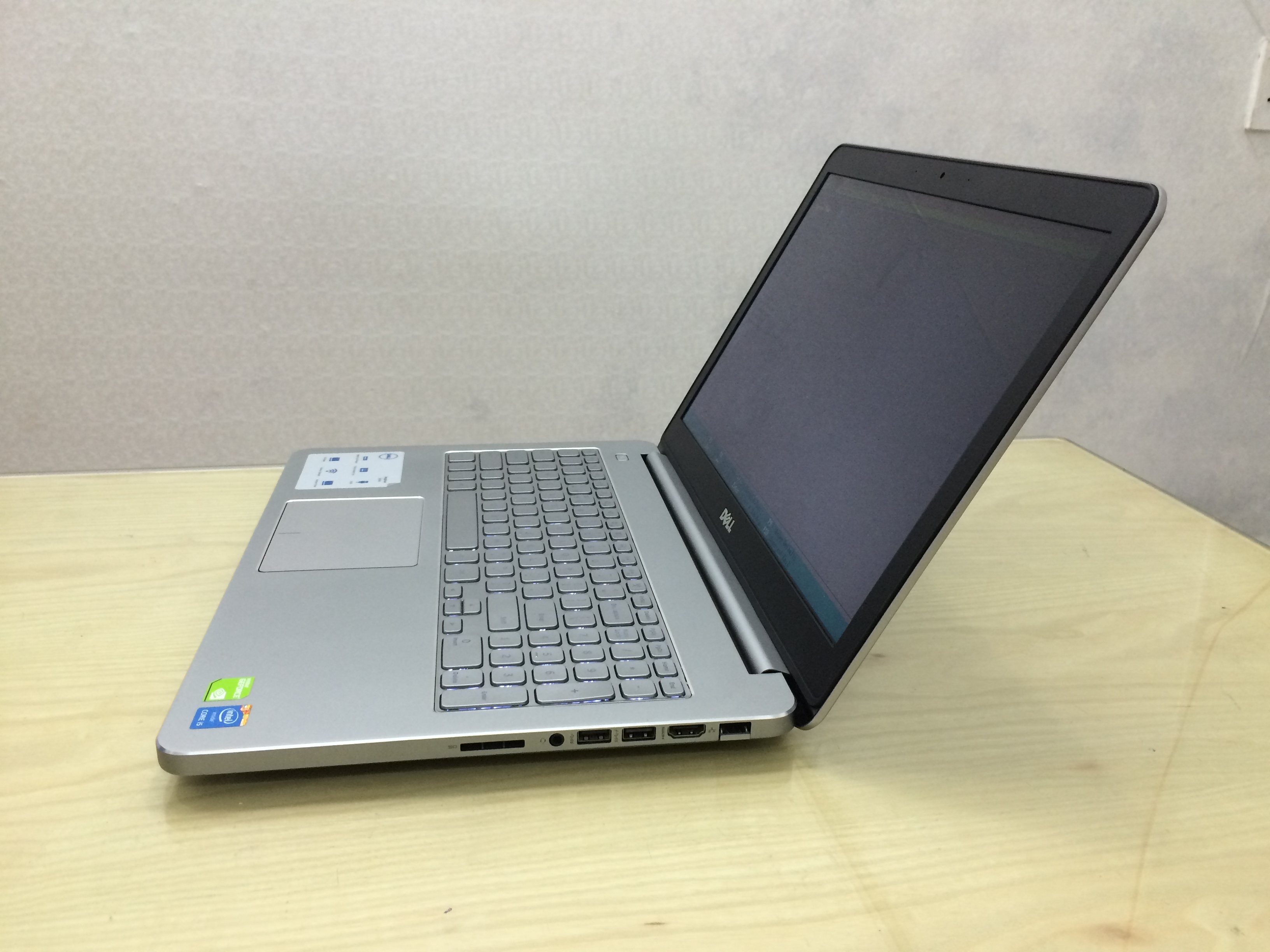 Laptop cũ Dell Inspiron N7537 (Core i5-4210U,Ram 6gb,ổ cứng 500gb,Màn hình 15.6 inch,Card đồ họa rời 2GB )